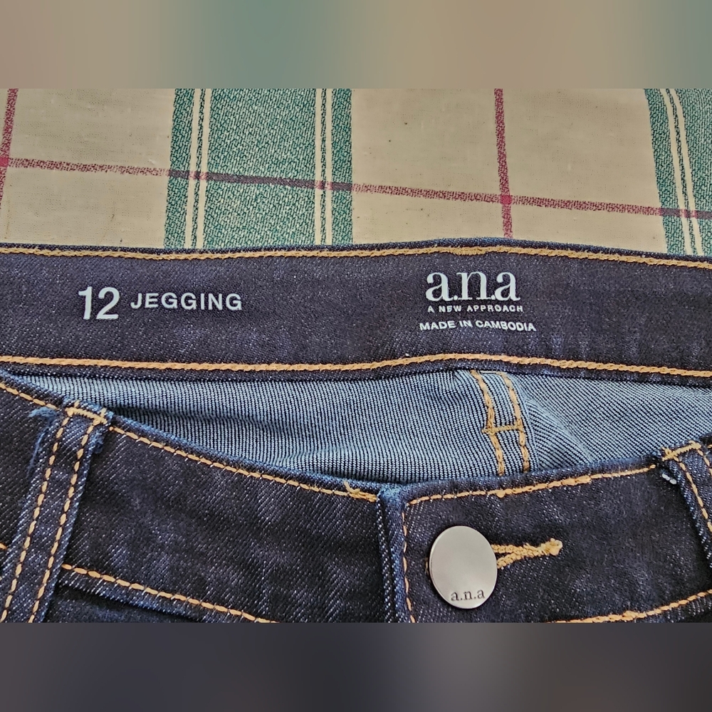 a.n.a Dark Blue Jeggings Split Hem With Snap Buttons Size 12 - Picture 7 of 11